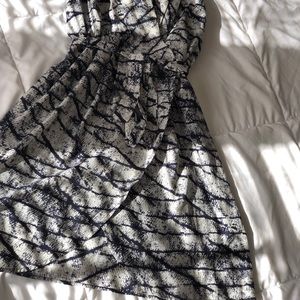 Sleeveless wrap dress with belt (midi)